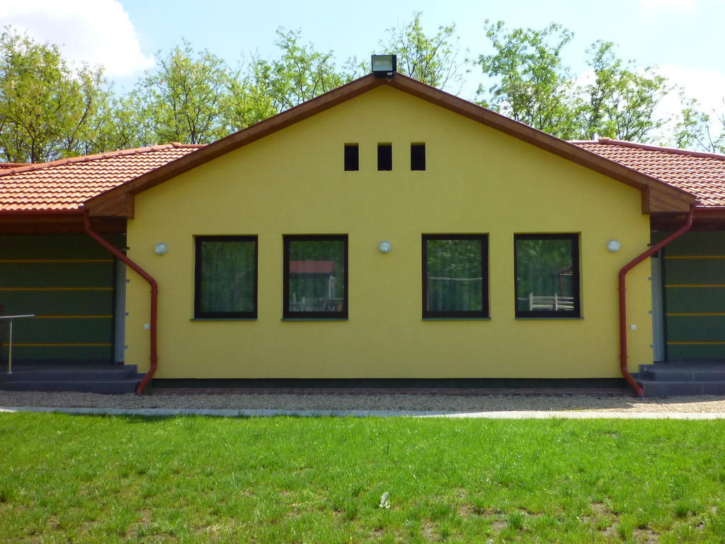Hotel Farkasverem Vendeghaz Nyírtura Zewnętrze zdjęcie