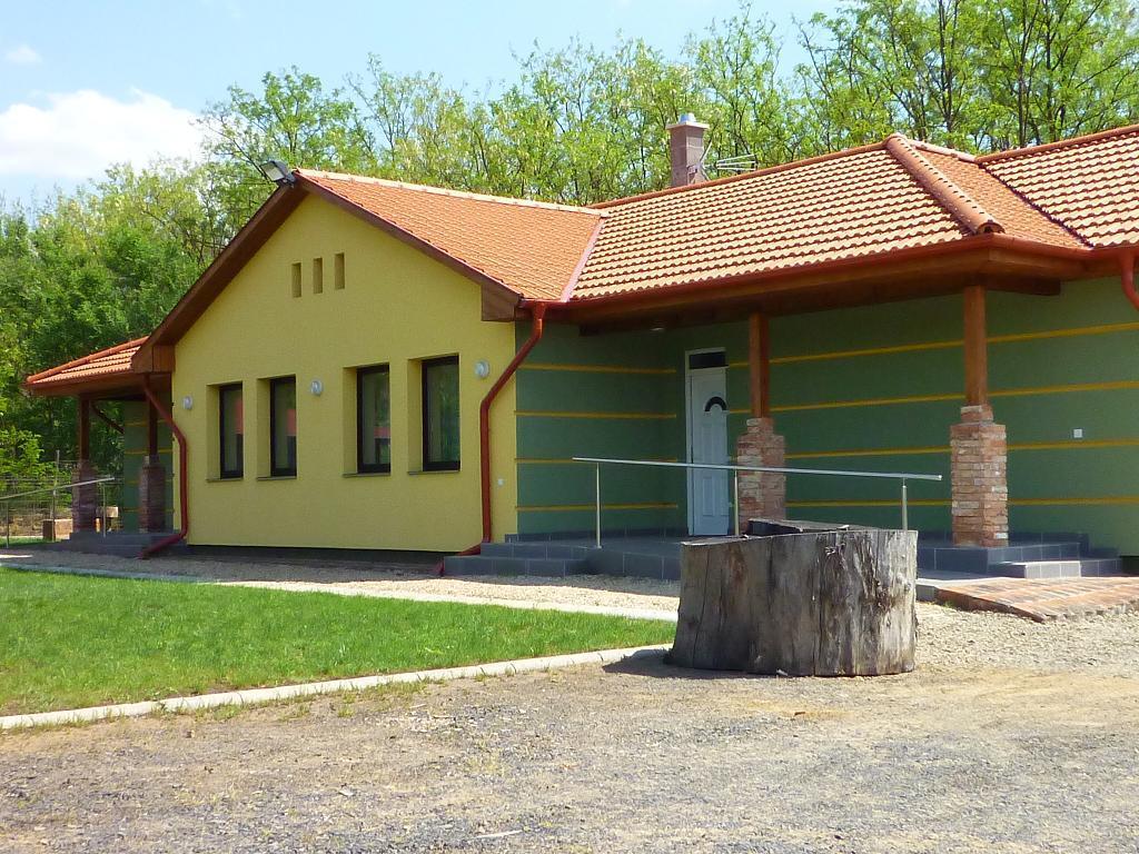 Hotel Farkasverem Vendeghaz Nyírtura Zewnętrze zdjęcie